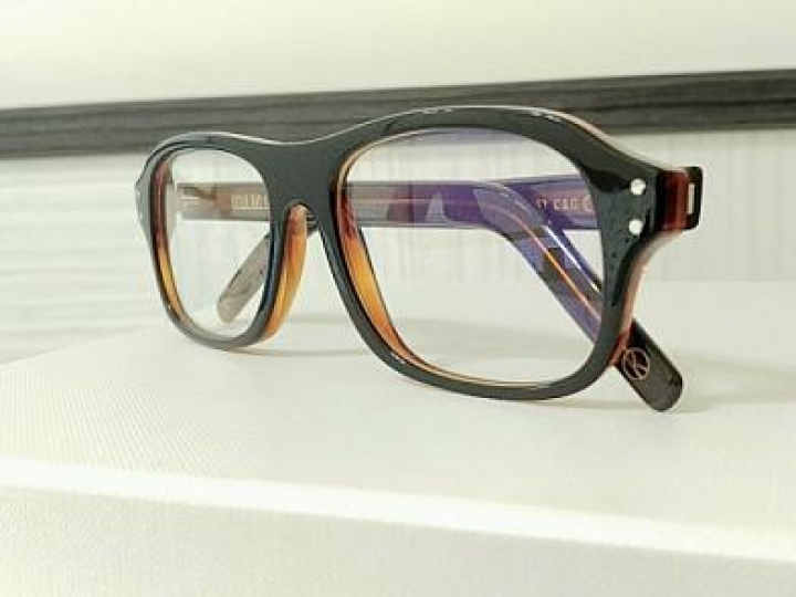 Kingsman 眼鏡開箱 -- 每個男人心中都住著一位紳士