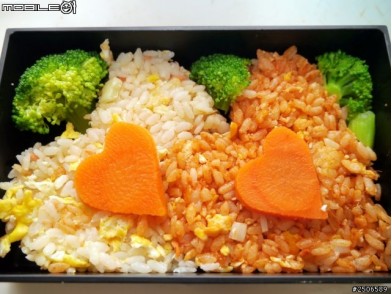 製作愛心便當其實很簡單2-雙色炒飯愛心便當