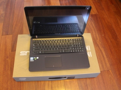 開箱文: 華碩zenbook ux501(美規Bestbuy版 Asus Q534)
