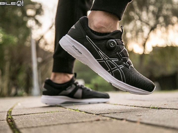 低調的城跑訓練者 ASICS Dynamis開箱實測