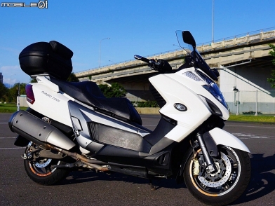 再試國產紅牌大羊 KYMCO MYROAD 700 2010