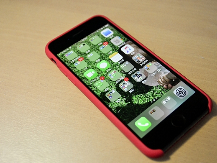 【小清新開箱文】~我的iPhone8太空灰 ~在戰火紛亂的時代,老果迷們來坐一下吧....