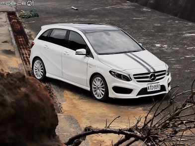 精心點綴的白色藝術!Mercedes-Benz B200 White Art Edition