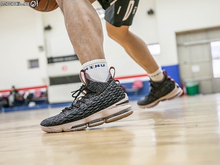 詹迷們久等了 LeBron 15「Pride Of Ohio」開箱實戰分享