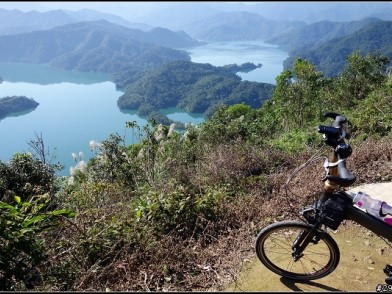 2013.11.30【單車遊記】石碇潭腰美景《鱷魚島》