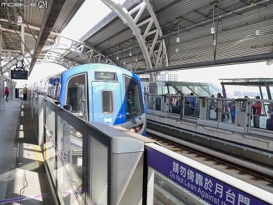 跟著小惡魔搭機捷!桃園機場捷運怎麼搭最方便