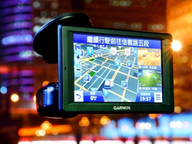 新增駕駛輔助系統 行車安全更進化 Garmin nuvi 4592R Plus試用分享