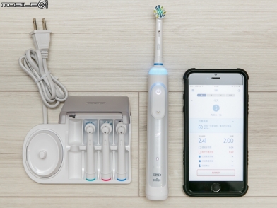 刷牙解成就 Oral-B GENIUS 9000 智慧電動牙刷試用