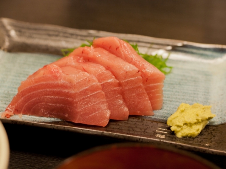 【美食。食記】東京 新橋 巷內隱密小店 新鮮生魚片只是配菜!! 和樂 居酒屋 午餐 推薦 海鮮 定食