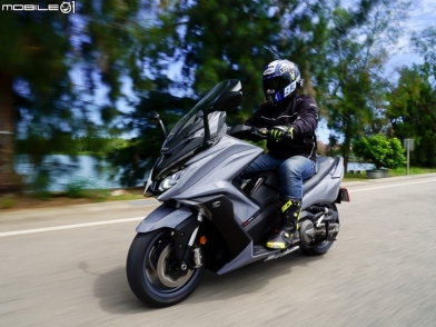 雙缸旅跑紅牌大羊 2017 KYMCO AK550 金門試駕
