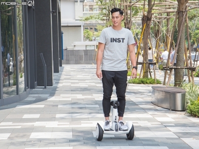 會跟隨可載物更好玩!Segway miniPLUS 體感平衡車