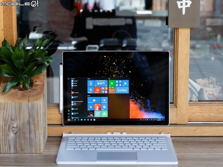 系列筆電的強效之作!Microsoft Surface Book 2