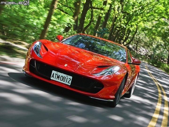 超乎常理的瘋狂世界 Ferrari 812 Superfast試駕