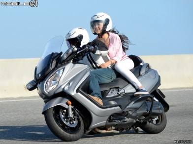 雙人騎乘 休旅新體驗 SUZUKI BURGMAN650