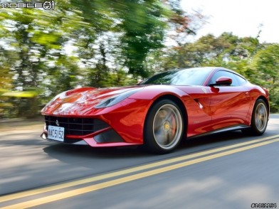 睥睨一切的高度 Ferrari F12berlinetta