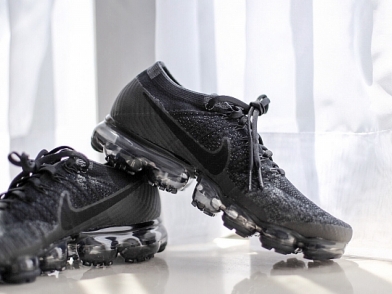 Nike Air Vapormax Triple Black 2.0 開箱,漫步雲端!