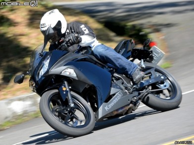 羽量級跑車登場 Kawasaki Ninja 300