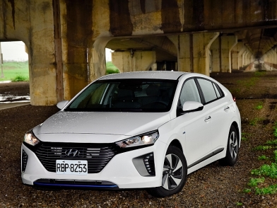 Prius頭號勁敵!Hyundai Ioniq Hybrid試駕報導