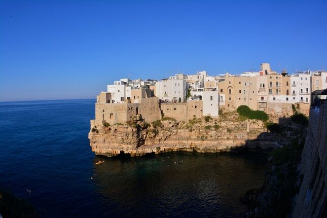 意大利🇮🇹南部之旅第二天 - Sassi di Matera 馬泰拉古城日出，Polignano a Mare濱海波利尼亞諾