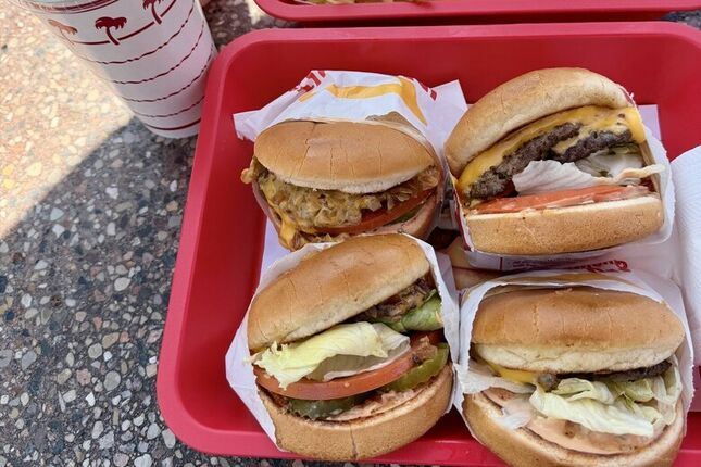 寶藏打卡點～來LA必來洛杉磯機場旁的In-N-Out Burger